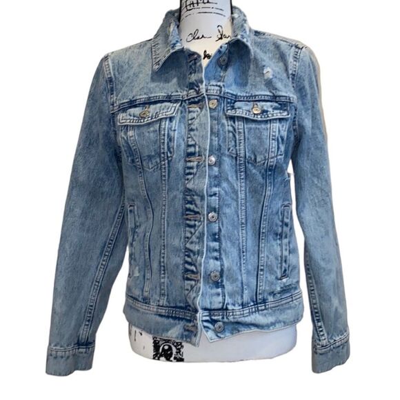 NWT Old Navy Distressed Truckers Jean Jacket Stonewashed Size Medium - Picture 1 of 9